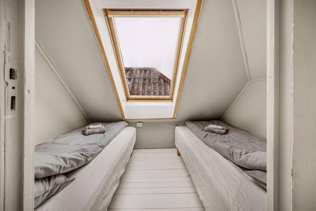 Dinbnb Homes I 4-Bedroom Historical House In Romantic Surroundings Bergen Exterior photo