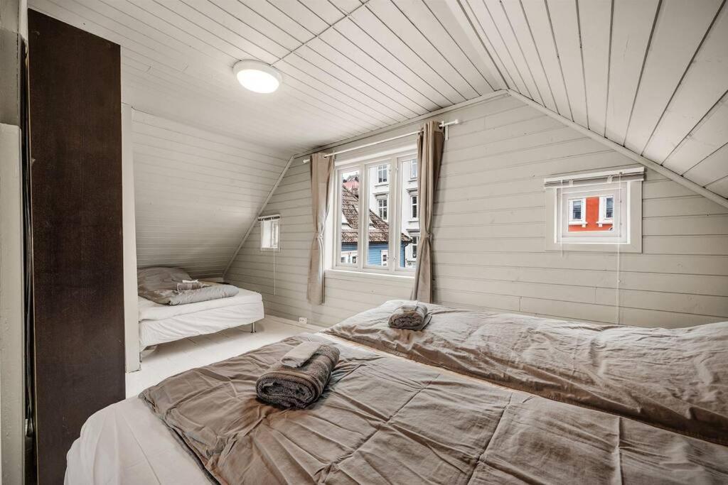Dinbnb Homes I 4-Bedroom Historical House In Romantic Surroundings Bergen Exterior photo